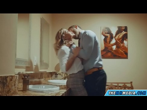 ❤️ Gava ku blondeyek busty we di nav hewşek gelemperî de dixapîne ❤❌ Vîdyoya anal li porno ku.sitevox.top ❌❤